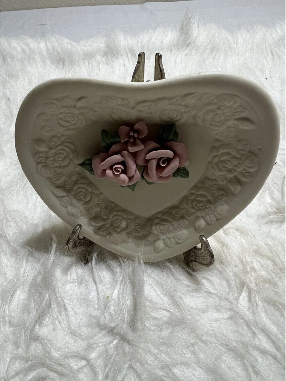 Estate Manor Genuine Porcelain Heart with Pink Roses & Stand